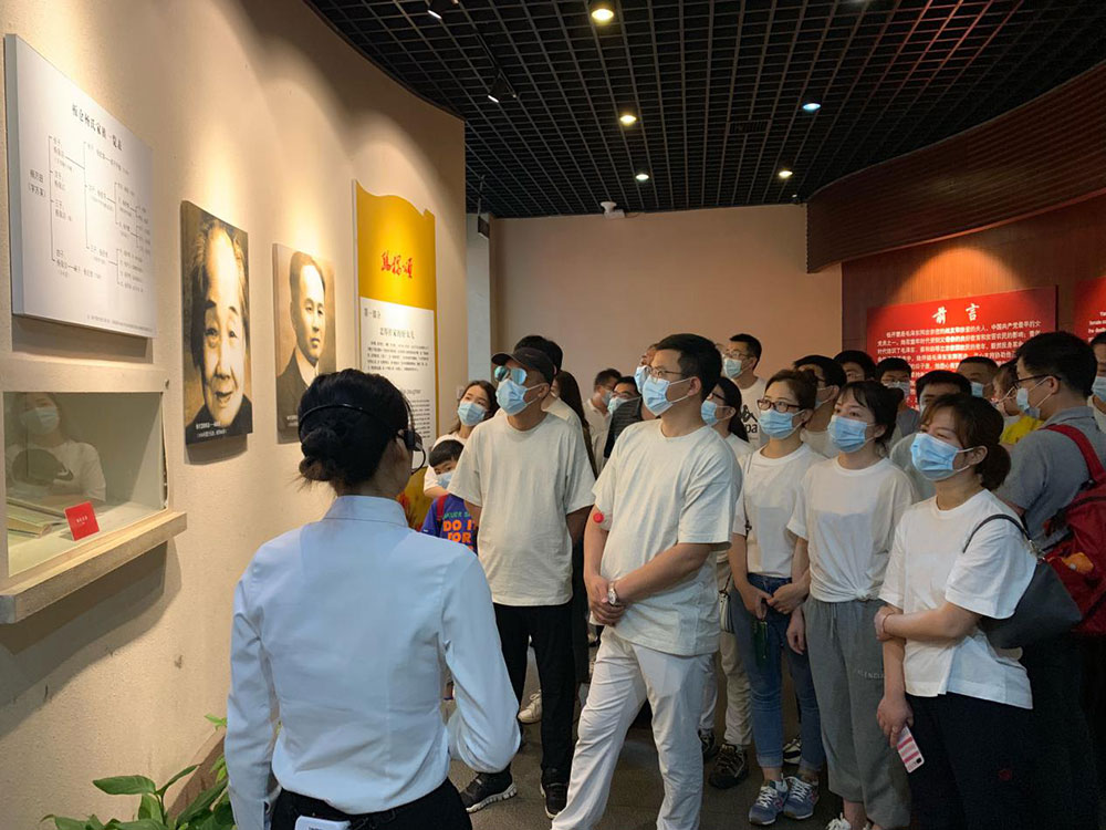 8-华中区域组织全体员工赴长沙开慧镇开展党史学习教育。。。。。。.jpg